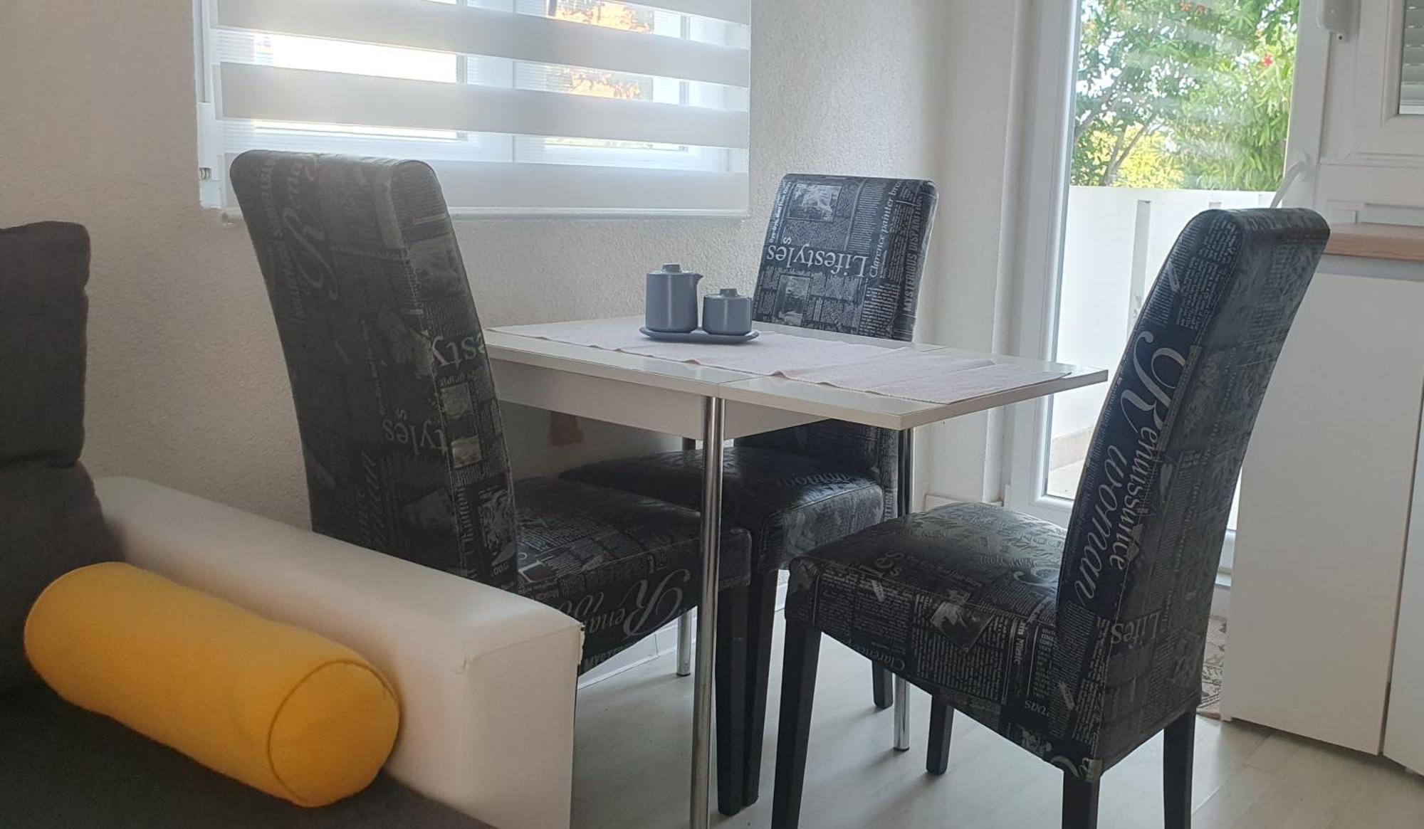 קרלובג Apartmani Sara Marija חדר תמונה